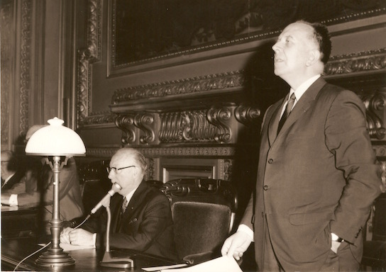 <b></b><br /><br /><br />