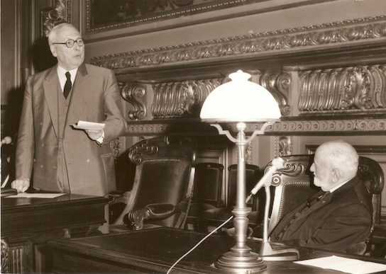 <b></b><br /><br /><br />